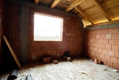 Casă P+M la roșu de vânzare în Cihei – Grigorescu II - 10