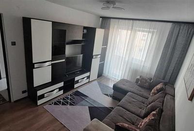 Apartament 2 camere decomandat etajul 2 Tractorul - 1