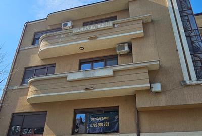 Apartament cu 4 camere semidecomandat, mobilat în Eminescu