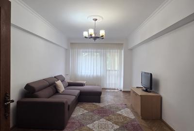 Apartament cu 3 camere decomandat în Capitol