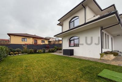 Casă individuală cu 5 camere în Dezmir
