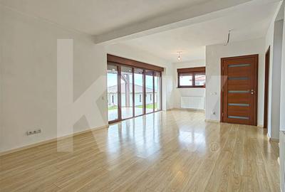 Casă individuală cu 5 camere în Est