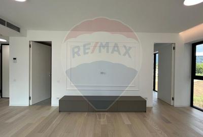 Apartament cu 2 camere semidecomandat, mobilat în Aviației