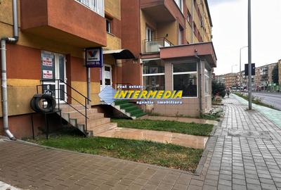 Inchiriere Spatiu Comercial la Bulevard 34 mp. cu centrala, termopane si contoar