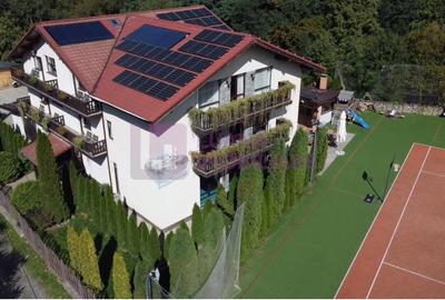 Spațiu comercial, de 800 mp, în Central