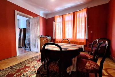 Apartament cu 3 camere semidecomandat în Calea Călărașilor