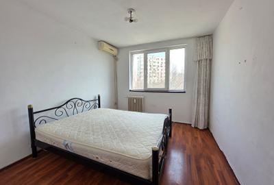 Apartament cu 4 camere decomandat în Titan