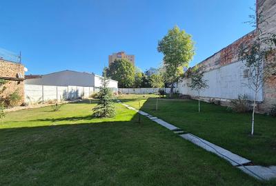 Casă cu două apartamente independente si teren generos. - 3