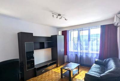 Apartament cu 2 camere decomandat, mobilat în Central