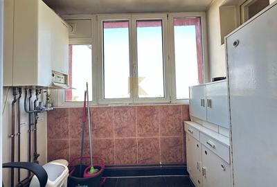 Apartament de 3 camere, pretabil birouri sau locuinta, etaj 7, Saturn - 13