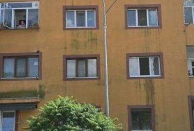 De vânzare apartament 2 camere decomandat | Zona 8 Mai - 4