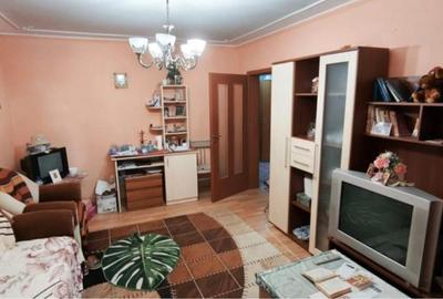 Apartament cu 3 camere decomandat în Faleza Nord