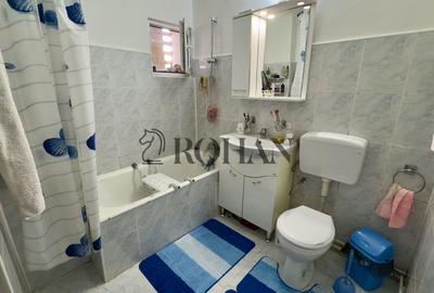 Apartament 3 camere, loc de parcare, Zona Mercur, Str. Vânătorilor - 12