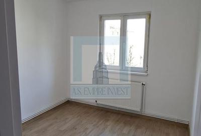 Apartament cu 2 camere semidecomandat în Griviței