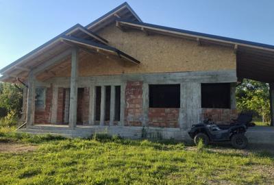 Casă individuală cu 5 camere în Vălenii de Munte