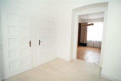 Apartament ultracentral cu 3 camere pe Strada Primariei - 10