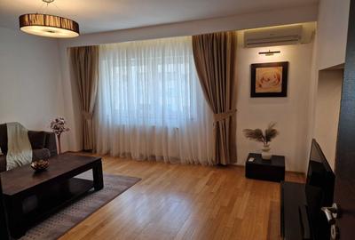Apartament cu 4 camere decomandat în Decebal