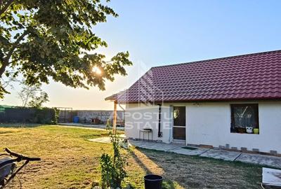 Casă individuală cu 4 camere în Bucovăț (Remetea Mare)