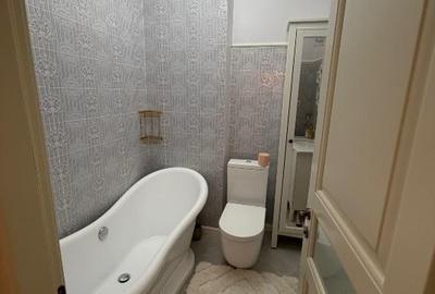Spre inchiriere apartament 3 camere - 12