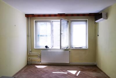 🙋Tomis II🔸2 Camere semiDecomandate 50m²  Centrala pe Gaze Necesita Renovare - 3
