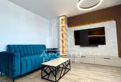 Apartament cu 2 camere semidecomandat, mobilat în Aradului