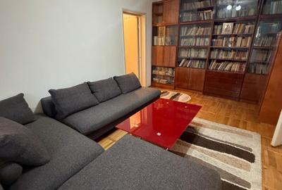 Apartament cu 2 camere semidecomandat, mobilat în 1 Mai