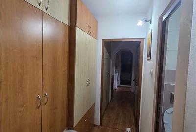 Apartament 3 camere decomandat 2 bai Nicolina - Gradinita nr. 1 - 11
