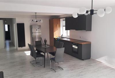 Apartament trei camere, rezidential, parter, curte proprie - 1