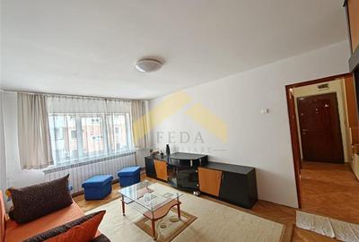 Apartament cu 3 camere decomandat, mobilat în Podgoria