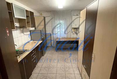Apartament cu 3 camere decomandat în Zorilor