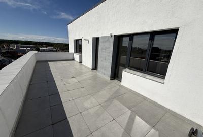 Apartament cu 3 camere decomandat în Colentina