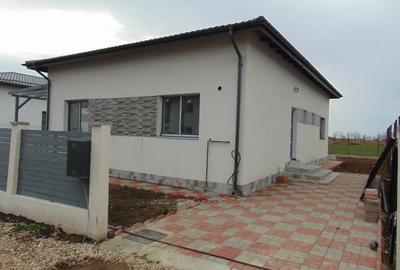 DE LA DEZVOLTATOR FARA COMISION casa cu 4 camere 2 bai placa beton LA CHEIE - 4