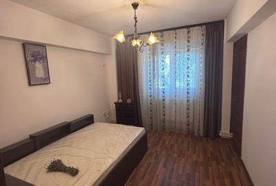 Apartament cu 3 camere de vânzare – zona Policlinică - 3