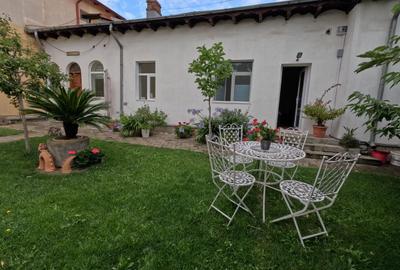 Casă Renovată cu Grădină | 227 mp | 3 Terase | 3 Dormitoare | Milcov - 58