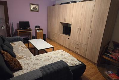 APARTAMENT 3 DECOMANDATE 2 BAI ROVINE intre Lic. Arghezi si Damarin - 2