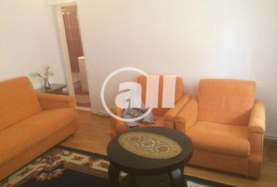 Garsonieră decomandată, mobilată în Capitol