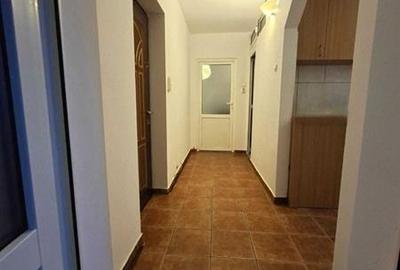 Apartament cu 2 camere decomandat, mobilat în Centrul Civic