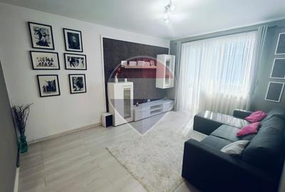 Apartament cu 3 camere decomandat, mobilat în Central