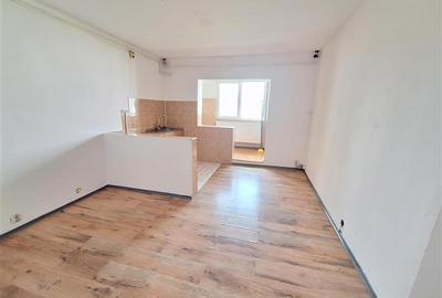 Apartament cu 2 camere semidecomandat în Mioriței