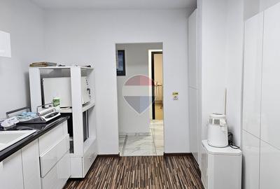 Cabinet stomatologic de închiriat| Complex 2 Trivale Pitești| 2 scaune - 2