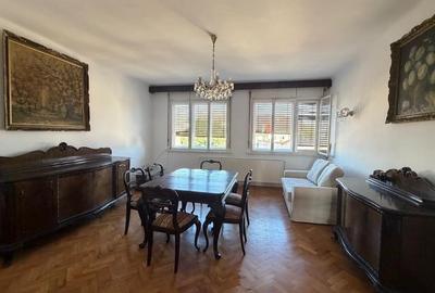 Apartament cu 3 camere decomandat, mobilat în Central