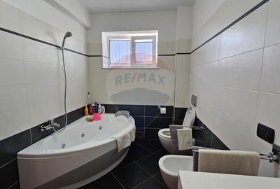 Casă / Vilă de lux cu 8 camere de vânzare in Obcini, Suceava - 24