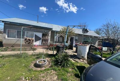 Casa si teren in comuna Mihailesti SC=100mp teren=820mp Pret: 28.000 neg. - 6