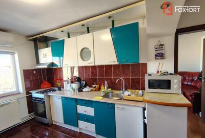 Apartament cu 3 camere decomandat, mobilat în Girocului