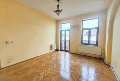 Un superb apartament 3 camere zona centrala - 9