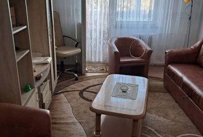 Pitesti - Craiovei - Apartament 3 camere - etaj 2/4 - geam baie - zona  centrala