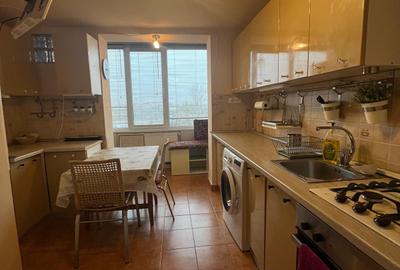 Promovam apartament 3 camere cu  garaj. decomandat, 66 mp, strada Vasile Lucaciu - 2