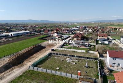 Teren intavilan | Autorizație de construcție + Avize | P + 2E + M - 7