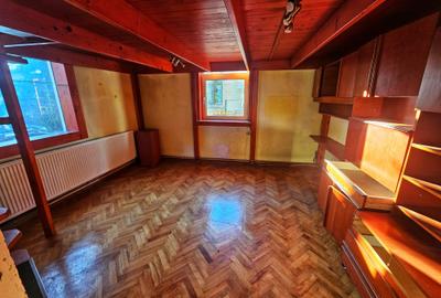 Casă cu arhitectură interbelică, 5 camere, teren 409 mp – Central - 14