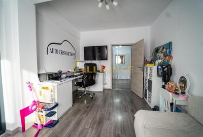 Apartament cu 3 camere decomandat în Berceni